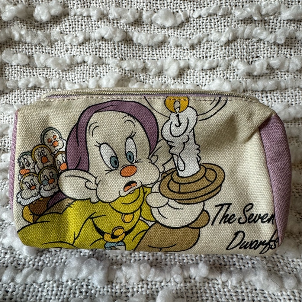 Disney The Seven Dwarfs Makeup Bag